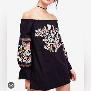 Free people dress with embroidery, off the shoulder size xs